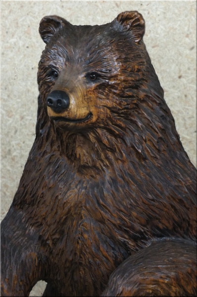 br grizzly chainsaw carving