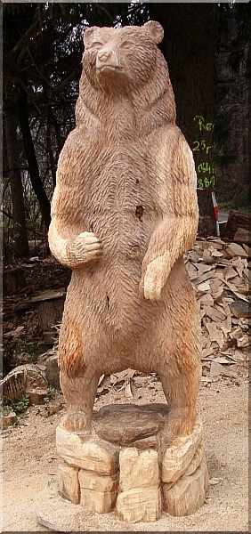 standing bear grizzly br holzwerker jochen adam schnitzen mit der motorsge