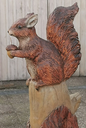 eichhörnchen holz schnitzen motorsäge kettensäge holzwerker carving