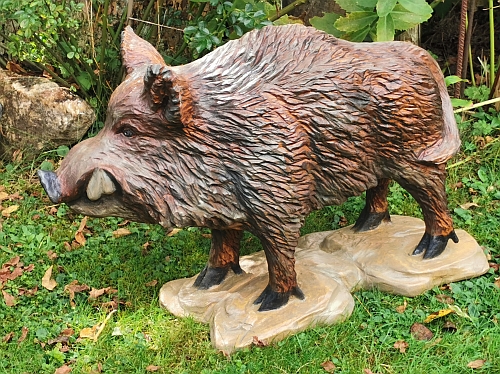 wildschwein keiler  wild boar  holz schnitzen motorsge kettensge holzwerker jochen Adam