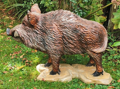 wildschwein keiler  wild boar  holz schnitzen motorsge kettensge holzwerker jochen Adam